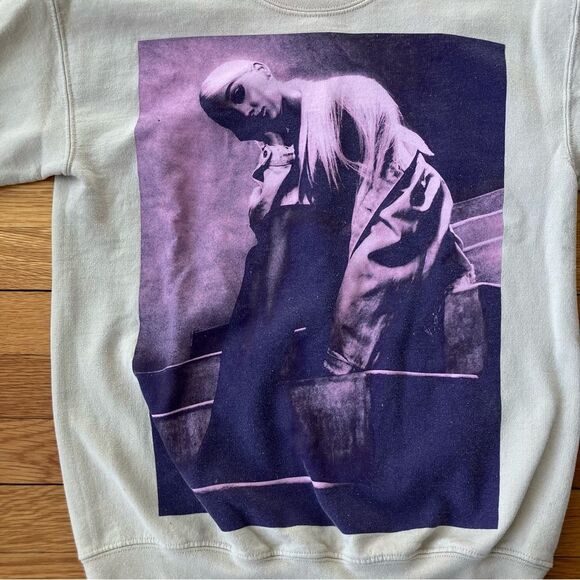 Ariana Grande 2019 Sweetener World Tour Concert Crewneck Sweatshirt Small - Picture 3 of 7